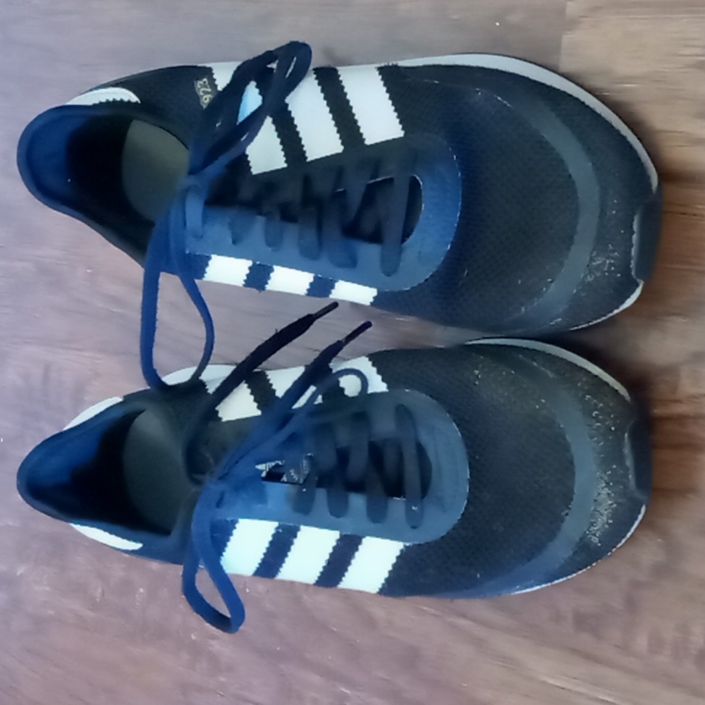 Adidas shoes size 6.